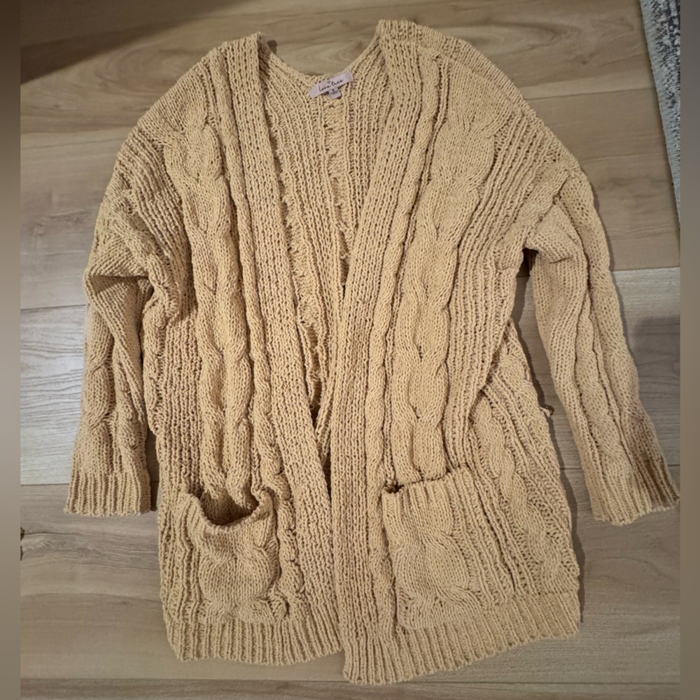 Yellow sweater SO SOFT